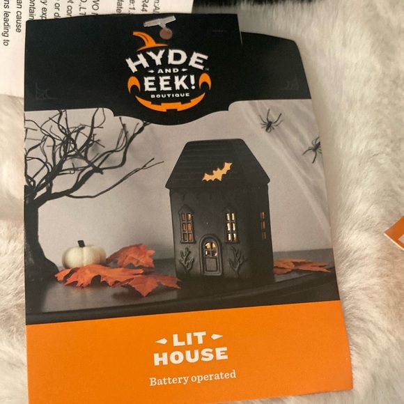 Target Hyde and Eek 2022 Light Up Halloween Haunted Houses - Picture 9 of 15